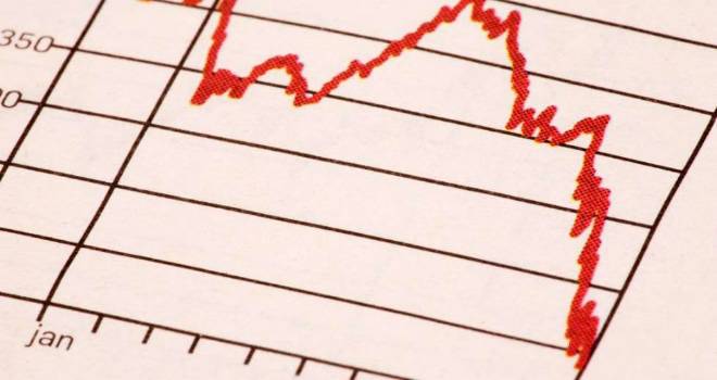 Conveyancing transactions fall 16% in Q1 decline graph chart down decrease drop