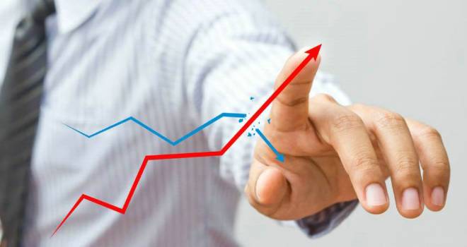 Jumping too soon? Borrowers leaping to fix long-term rates amid rapid inflation - adviser view growth rise up increase jump blue red lines