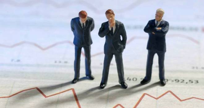 Borrowers believe lenders ‘quietly hope’ they will slip onto SVRs decline drop decrease rate