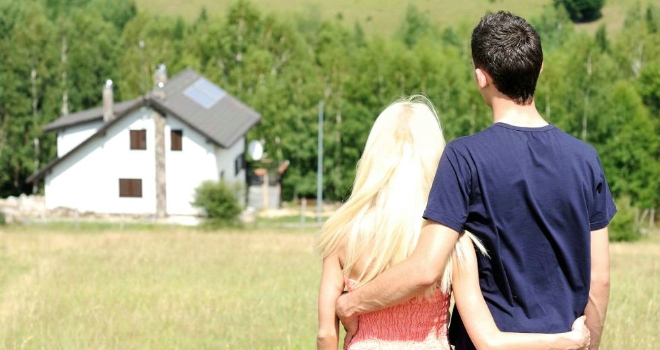 House prices hit new record high as shortage intensifies first time buyer ftb buyer young couple house