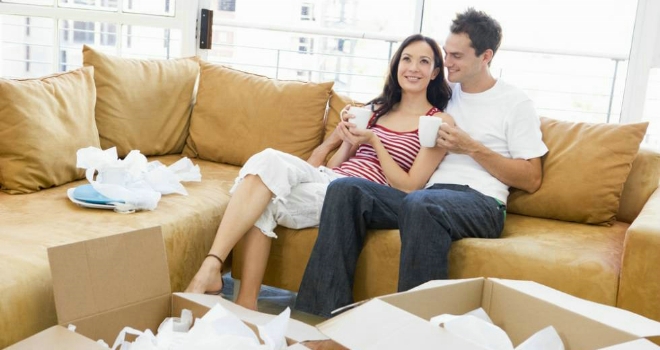One in three struggle to move up the housing ladder first time buyer ftb buyer young couple house