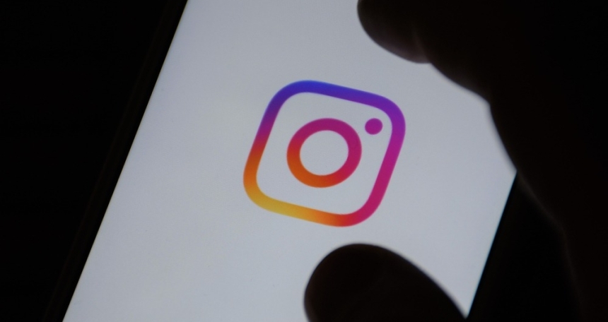 Instagram phone social media