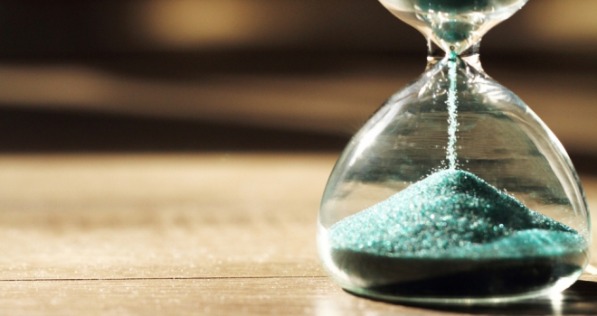 Only a third of under 55s expect State Pension to exist when they retire time long hourglass speed slow