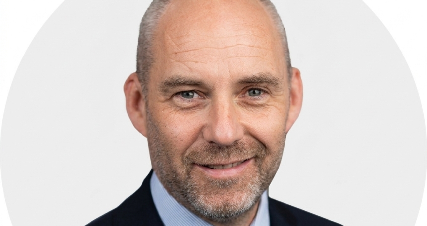 Simon Tippett OMS