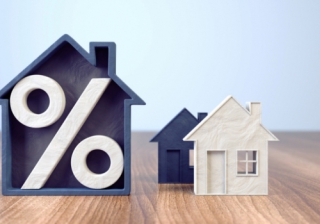 Molo reduces HMO and MUFB rates by 0.15% house with percentage sign