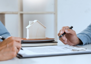 Only a quarter of mortgage brokers ‘very comfortable’ explaining valuations mortgage offer contract sign price broker