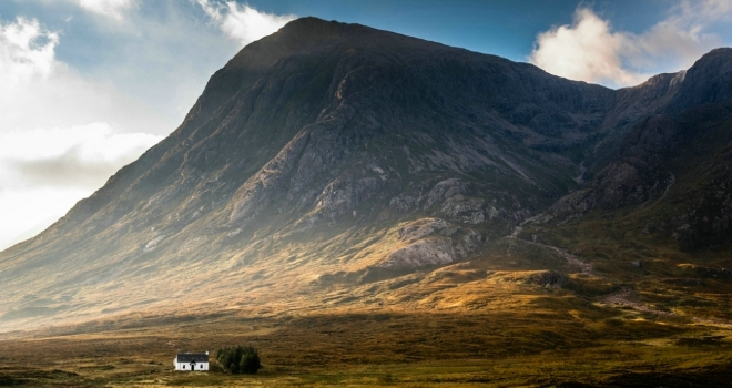Where are the UKs loneliest homes? lonely house