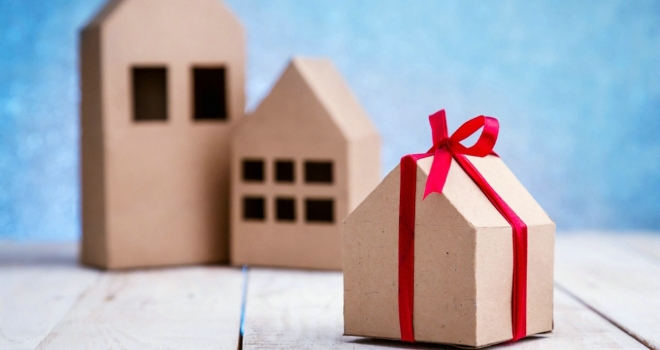 How to sell your home by Christmas christmas house