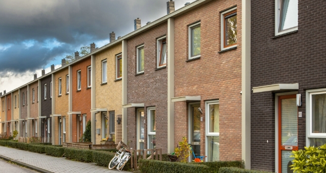 1 in 8 pay to store their clutter Row Houses Again 3