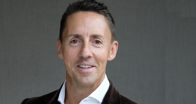 Levelling Up: From agent to developer Bruce Burkitt 379