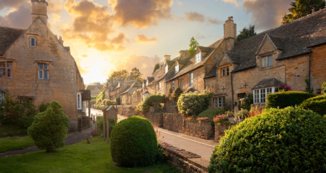 Where are the UK's most popular house hunter beauty spots? Cotswolds 593