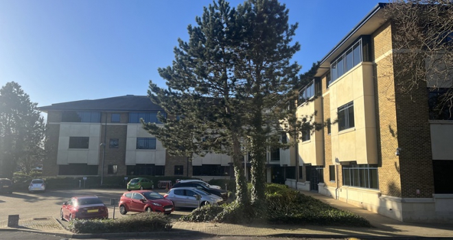 Case study: Paragon provides £12.8m funding for Surrey office conversion scheme Eastworth House, Surrey - Paragon 822