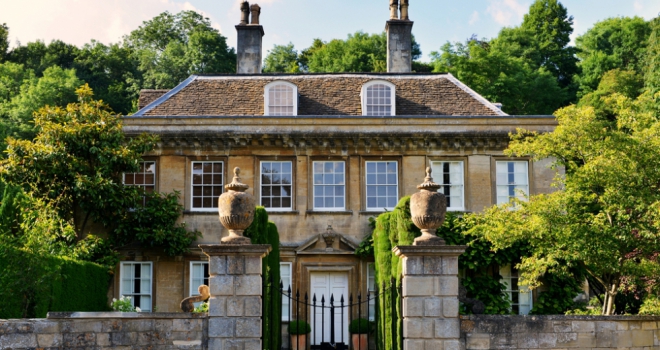 Demand for period homes slumps as price premiums deemed unrealistic in current market Georgian Home 725