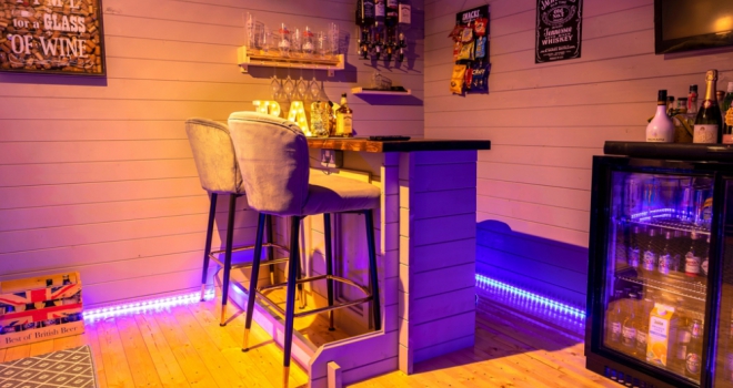 Homeowners turning to alcohol for home improvement inspiration home bar 580