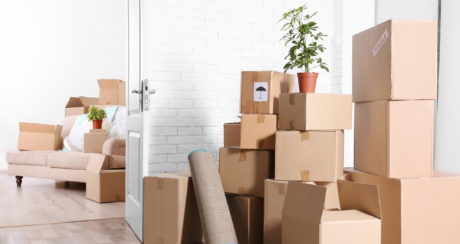 How much is it currently costing homeowners to sell their property? moving 200