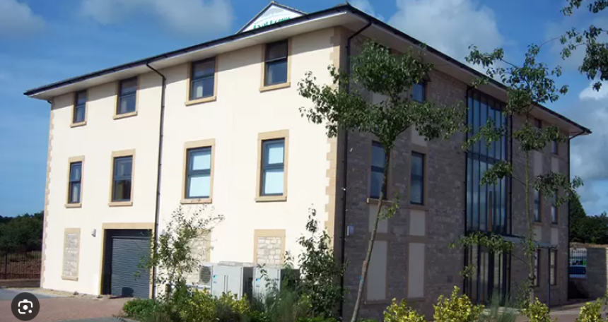 Case study: BLEND delivers 72% LTGDV funding stack on office conversion in Somerset BLEND - Oval Office - 852