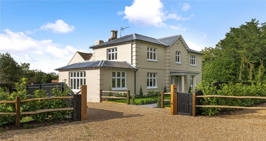 Case study: Aspen completes complex £2.8m portfolio bridge for foreign national Aspen - Woking - 022