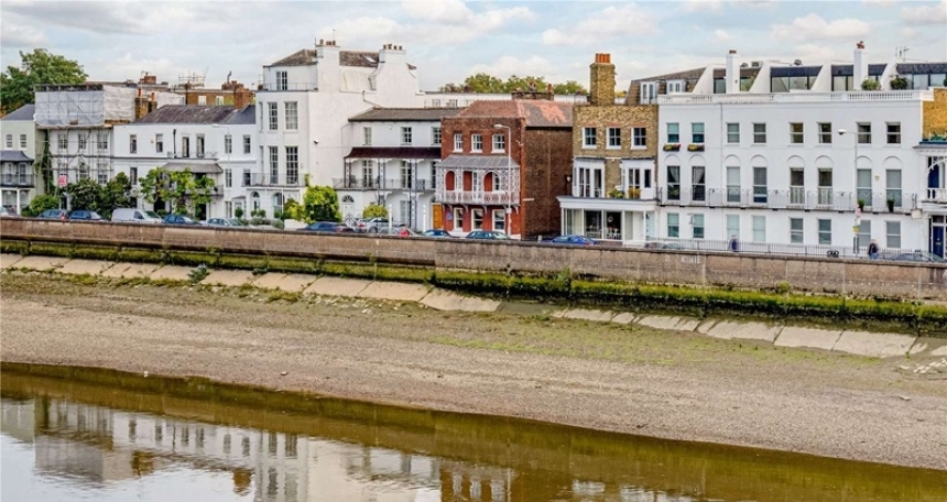 Case study: Aspen funds £1.6m heavy-refurb bridge for London conversion project Aspen - heavy refurb - July - 477