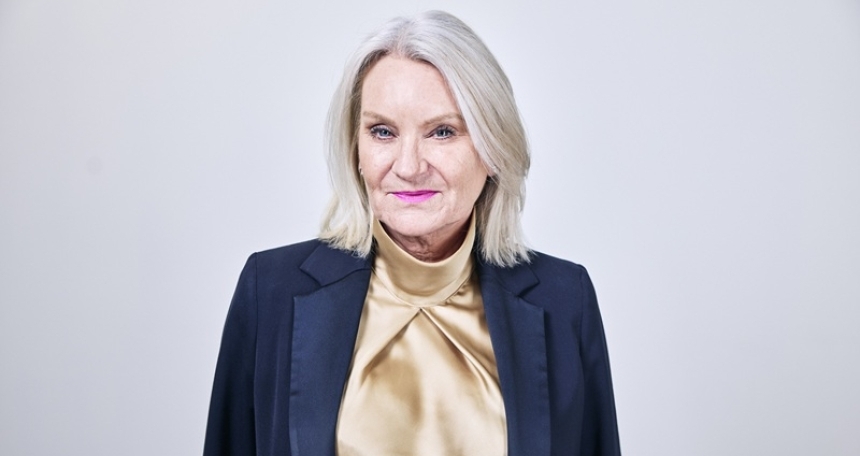 Are falling mortgage rates fuelling a rise in buy-to-let investment? Sarah Thompson - Mortgage Scout 246