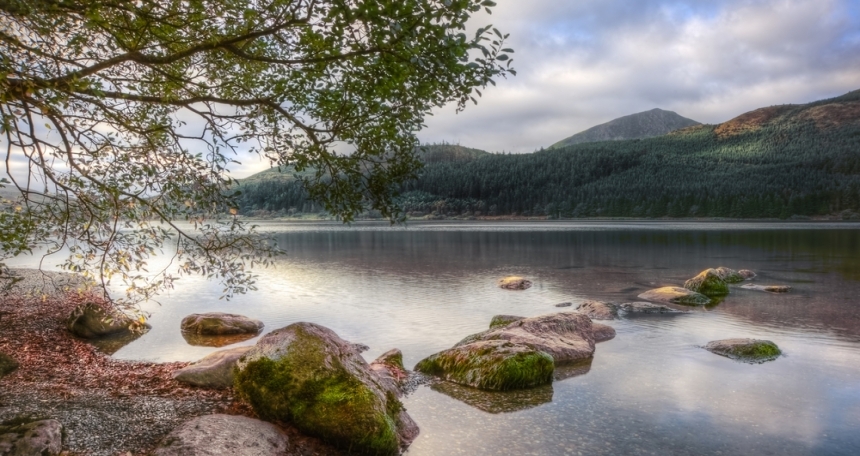 Property prices surge near freshwater locations Llyn Cwellyn lake - 015