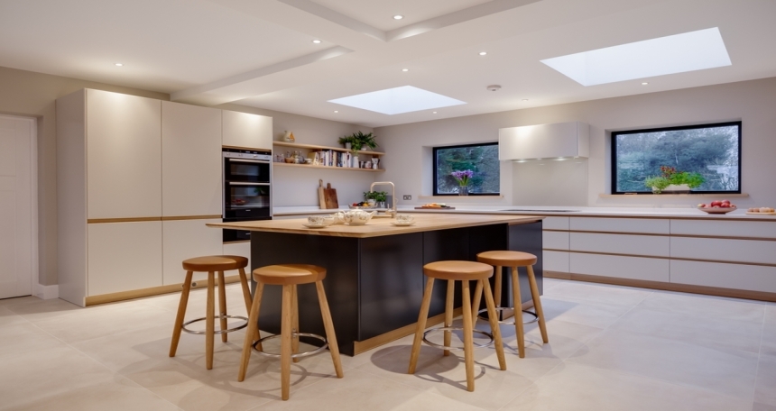 Three unique property features helping to sell homes faster Breakfast bar - 025