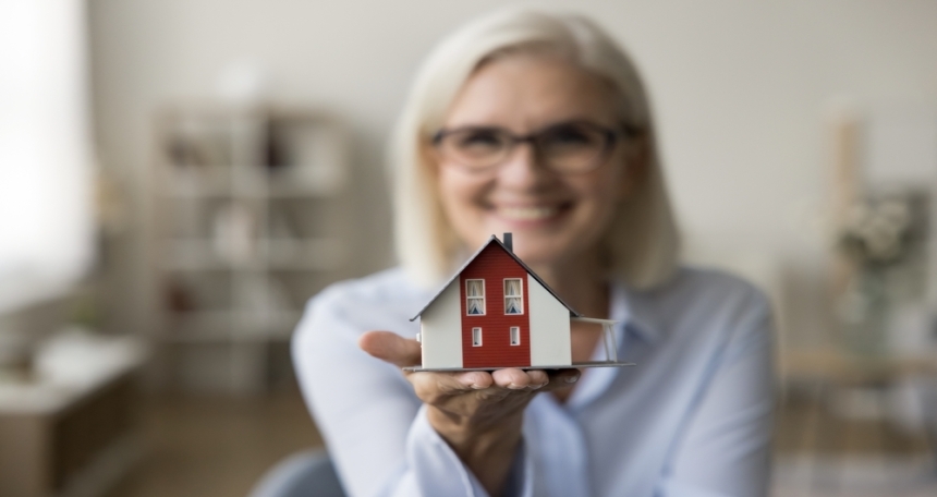 More than 1 in 10 housemates now aged over 40 Older tenants - 944