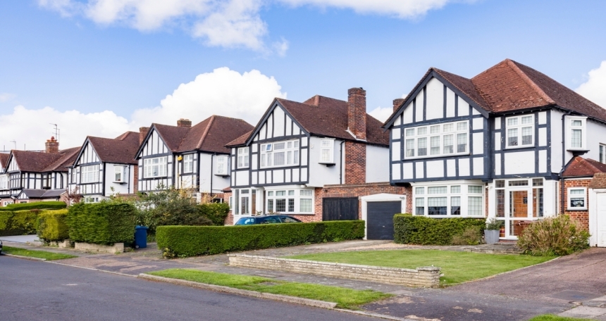 Record stock levels continuing to add downward pressure on prices UK Houses - 825