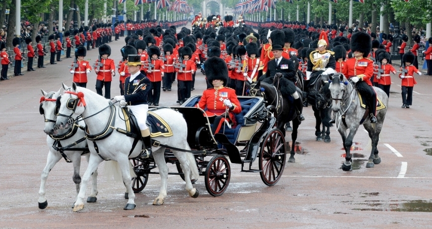 Horse Guards Parade property prices jump 17%  Trooping the colour - 926