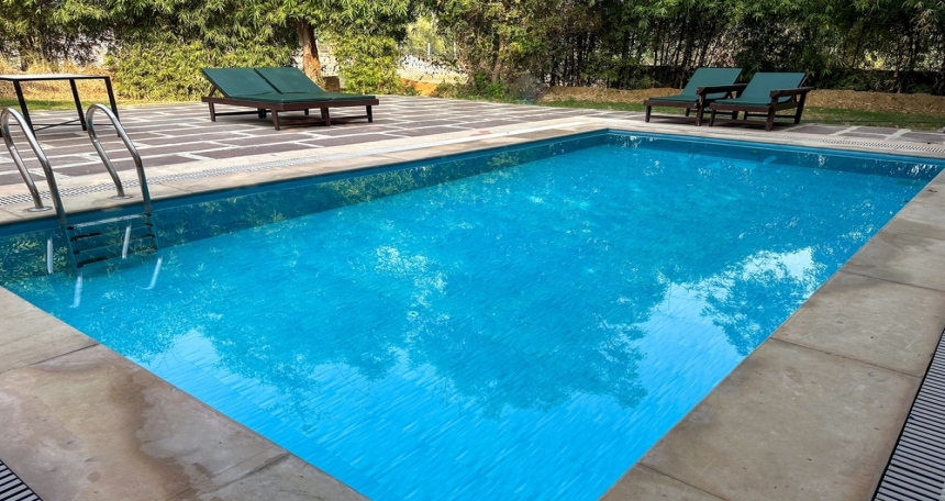 Demand for properties with swimming pools takes a dive Swimming pool - 826