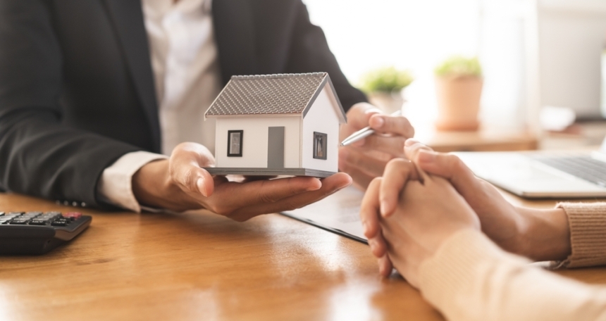 Two-year mortgage rates dip below 5% for the first time in three years Mortgage - 028