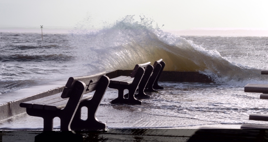 The impact of extreme flood predictions on coastal property prices Coastal flooding - 022