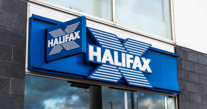 UK house prices climb for third straight month: Halifax Halifax 866