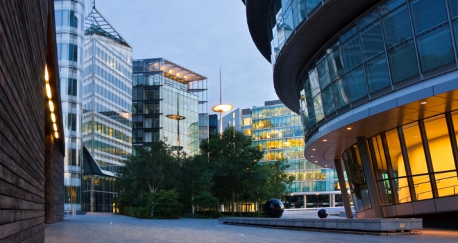 London property gulf widens in December: Knight Frank Southbank London 551