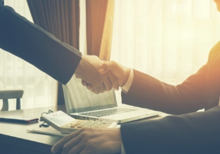 Tips for raising capital for your property business in 2022 handshake