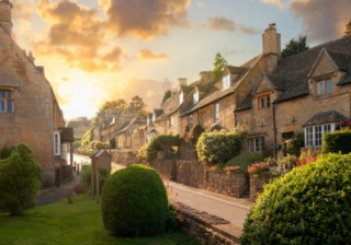 Where are the UK's most popular house hunter beauty spots? Cotswolds 593