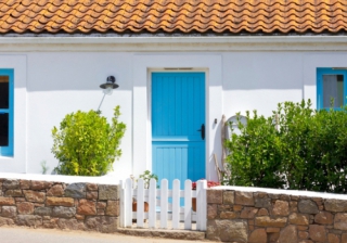 Growing desire to discover new places likely to fuel growth in UK short term rentals holiday house cottage beach