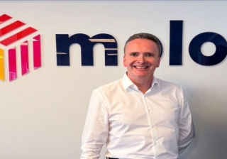 Martin Sims - Molo - 900