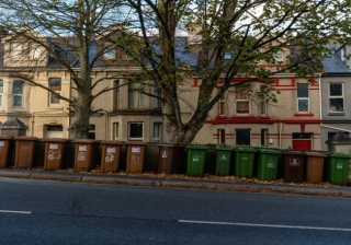 Bins - 881